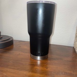 RTIC Matte Black‎ Stainless Steel Trim 30oz Tumbler